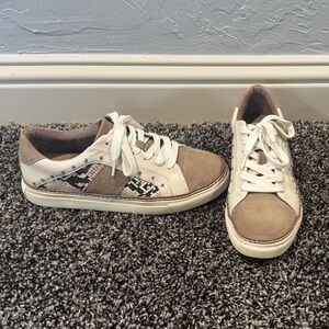 Crown Vintage Tan and White Sneakers. Size 8